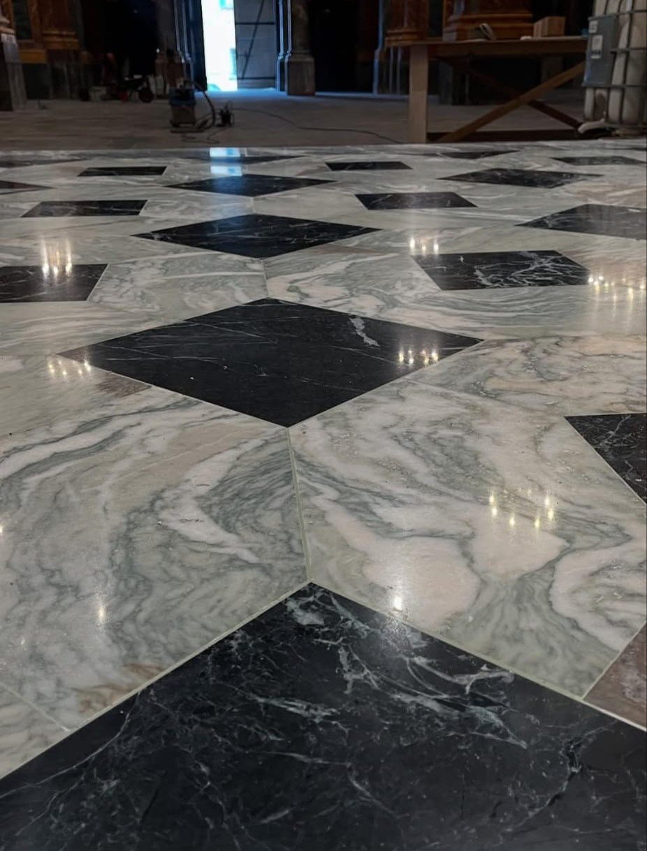 Șlefuire marmură profesională – servicii recondiționare și polisare