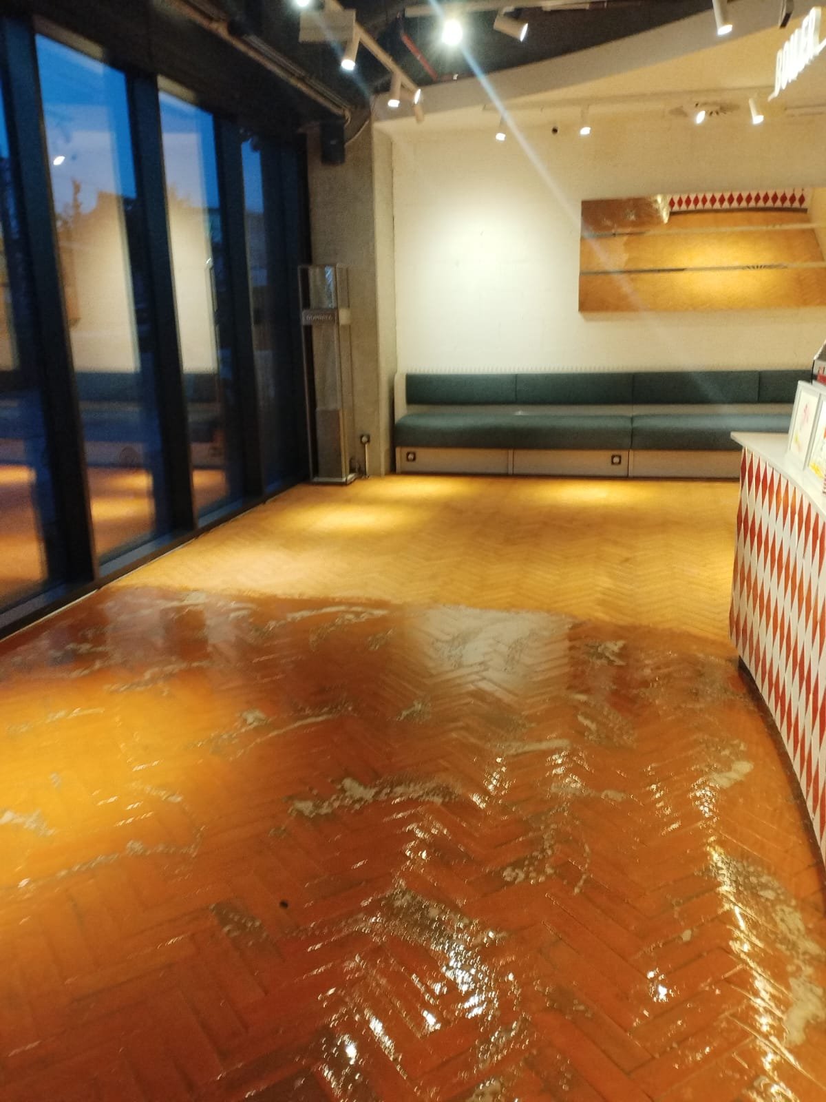 Milk & Coffee – detaliu 3